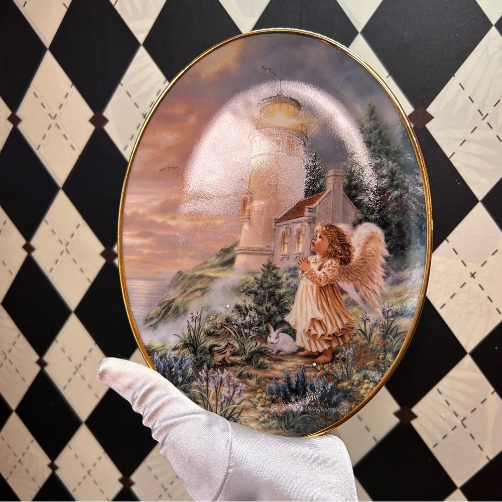 Vintage Porcelain Angel Plate – Dona Gelsinger “A Little Hope Lights the Way” - Picture 7 of 7